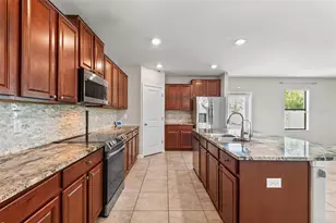 11201 Hudson Hills Ln, Riverview, FL 33579 - Photo 6