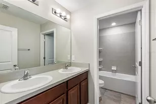 11201 Hudson Hills Ln, Riverview, FL 33579 - Photo 12