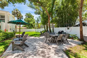 2865 51st St S, Gulfport, FL 33707 - Photo 12