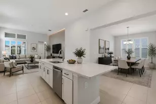 28761 Sweet Persimmon Dr, Wesley Chapel, FL 33543 - Photo 4