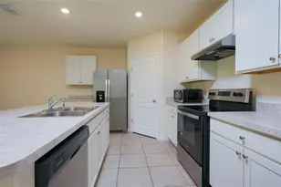 660 Cotulla Dr, Kissimmee, FL 34758 - Photo 4