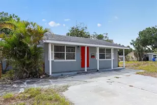 300 52nd St S, Saint Petersburg, FL 33707 - Photo 1