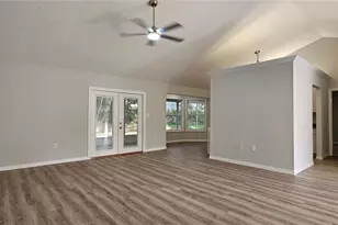 370 S Cobble Ct, Mount Dora, FL 32757 - Photo 4