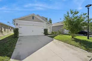 916 August Sky Dr, Deltona, FL 32738 - Photo 2