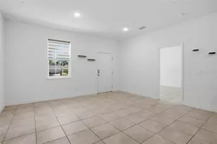 1010 Mayfair Pl, Kissimmee, FL 34758 - Photo 4