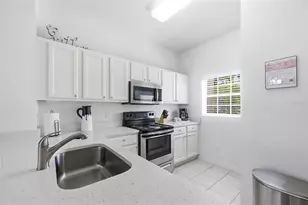 1120 Las Fuentes Dr, Kissimmee, FL 34746 - Photo 8