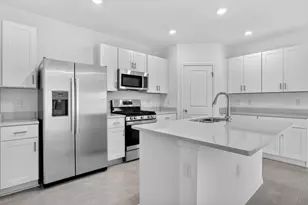 367 Cornerstone Dr, Groveland, FL 34736 - Photo 4