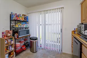 601 Oak Manor Cir, Orlando, FL 32825 - Photo 10