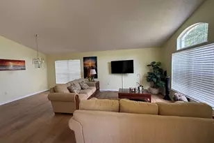318 Langham Dr, Davenport, FL 33897 - Photo 2