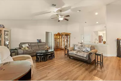 906 Edith Drive, Fruitland Park, FL 34731 - Photo 4