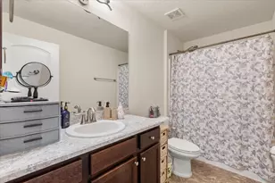 906 Edith Dr, Fruitland Park, FL 34731 - Photo 10