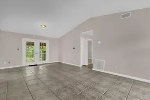 203 Larkspur Ct, Kissimmee, FL 34743 - Photo 4