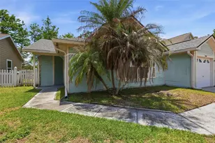 255 Tom Sawyer Ct, Orlando, FL 32828 - Photo 2