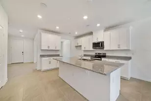 686 Lola Ln, Oviedo, FL 32765 - Photo 4