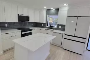 328 E Bay St, Osprey, FL 34229 - Photo 8