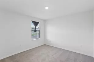 7530 Broad Pointe Dr, Zephyrhills, FL 33540 - Photo 28