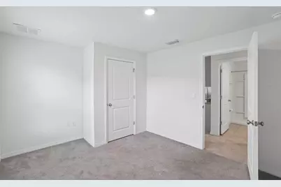 7530 Broad Pointe Drive, Zephyrhills, FL 33540 - Photo 18