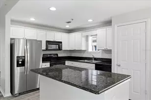 5202 Hampton Beach Pl, Tampa, FL 33609 - Photo 10