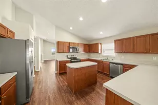 1110 Bluegrass Dr, Groveland, FL 34736 - Photo 4