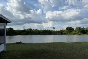 758 Burlwood St, Brandon, FL 33511 - Photo 2
