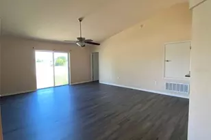 250 Highland Meadows Ct, Davenport, FL 33837 - Photo 2