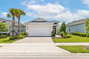 819 Liliana Dr, Deland, FL 32724 - Photo 2
