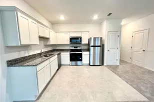 1105 Merrill St, Davenport, FL 33837 - Photo 4