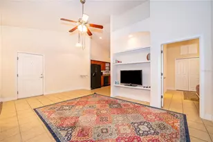 1075 David Walker Dr, Tavares, FL 32778 - Photo 4