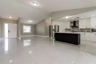 4342 Grandwood Ln, New Port Richey, FL 34653 - Photo 4