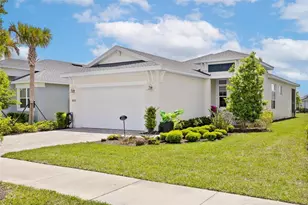 819 Liliana Dr, Deland, FL 32724 - Photo 2