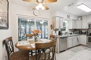 12532 Orangewood Ct, Tavares, FL 32778 - Photo 8