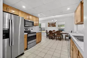 2303 Mahoney Ave, Leesburg, FL 34748 - Photo 2