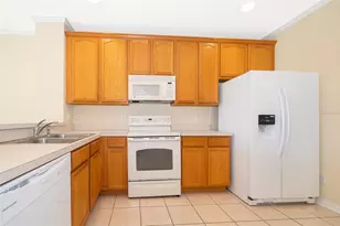 3383 Wilshire Way Rd, Orlando, FL 32829 - Photo 6