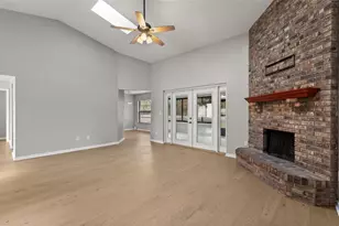 925 Red Dandy Dr, Orlando, FL 32818 - Photo 10