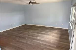 110-112 Gloucester Blvd, Sun City Center, FL 33573 - Photo 6