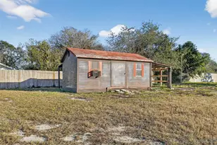 8812 Oakwood Dr, Lake Wales, FL 33898 - Photo 44
