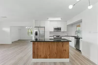 8812 Oakwood Drive, Lake Wales, FL 33898 - Photo 18