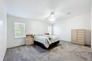 9040 Mercury Dr, Saint Cloud, FL 34773 - Photo 38