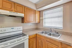 3073 Pine Tree Ave, Largo, FL 33771 - Photo 10