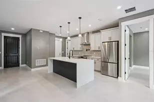 420 E 10th St, Apopka, FL 32703 - Photo 4