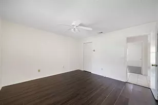 67 E Country Cove Way, Kissimmee, FL 34743 - Photo 10