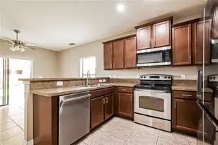 1310 Windsor Lake Cir, Sanford, FL 32773 - Photo 10