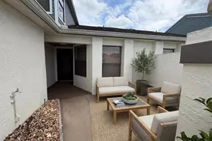 50 Lakepointe Cir, Kissimmee, FL 34743 - Photo 2