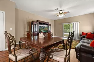 2721 Walden Woods Dr, Plant City, FL 33566 - Photo 4