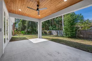 210 Paradise Dr, Deland, FL 32720 - Photo 26