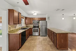 5529 57th Ave N, Saint Petersburg, FL 33709 - Photo 8