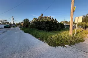 877 22nd Ave S, Saint Petersburg, FL 33705 - Photo 16
