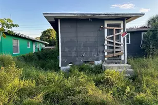 877 22nd Ave S, Saint Petersburg, FL 33705 - Photo 14