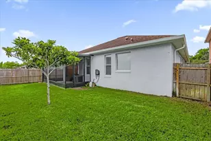 235 Venetian Bay Cir, Sanford, FL 32771 - Photo 26