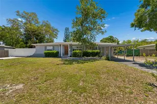 4526 Yardley Ave N, Saint Petersburg, FL 33713 - Photo 2